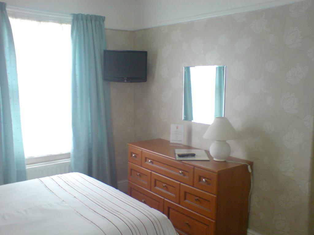Cheltenham Lodge Chester Room photo